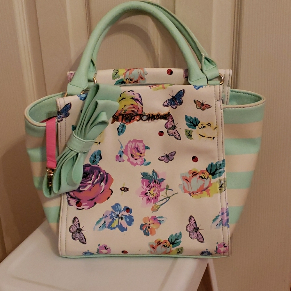 Betsey johnson purse